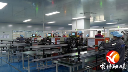 新春走基層 | 花垣產(chǎn)業(yè)開發(fā)區(qū) 加足馬力忙生產(chǎn) 出口訂單持續(xù)增長